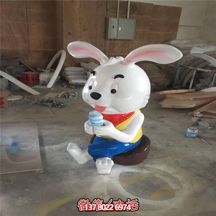 可愛小兔子玻璃鋼雕塑，點(diǎn)綴園林景觀