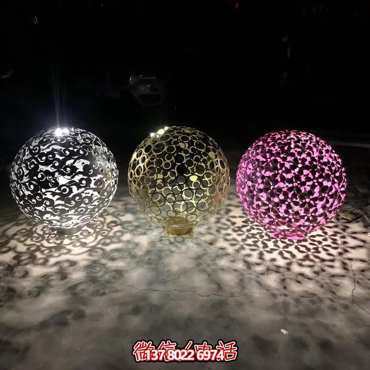 現(xiàn)代不銹鋼鏤空?qǐng)A球雕塑