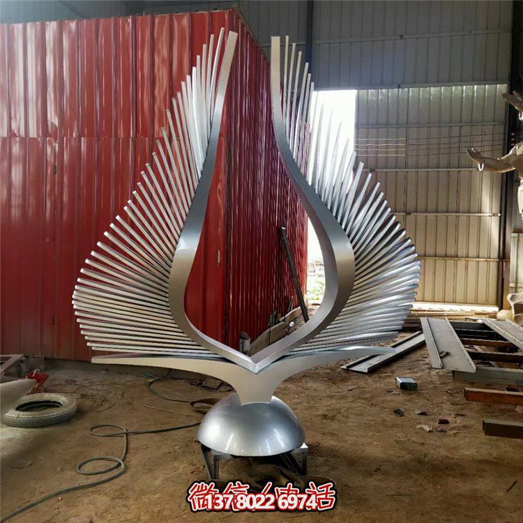 抽象不銹鋼雕塑擺件，為景觀房地產(chǎn)增添精彩景點(diǎn)