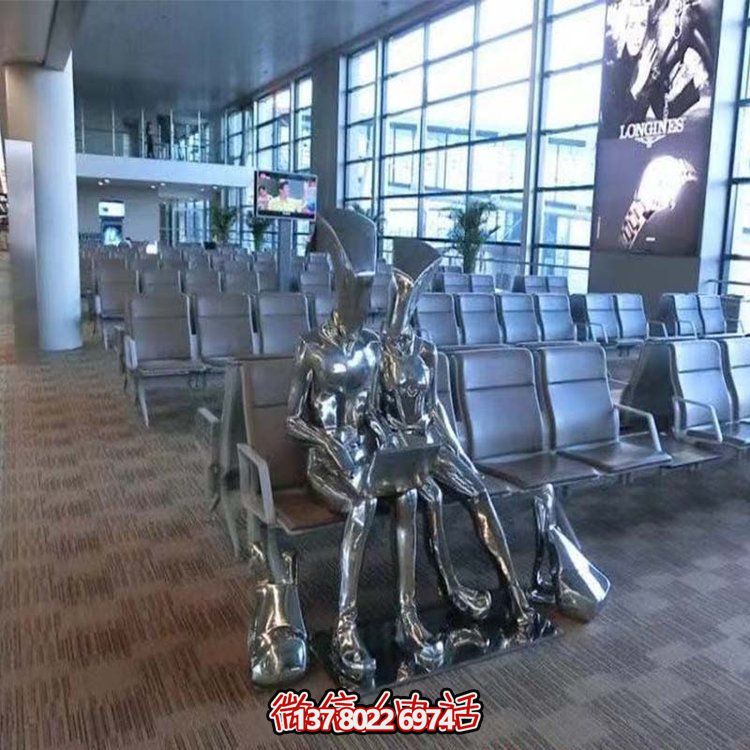 不銹鋼鏡面創(chuàng)意候車(chē)廳人物抽象工作