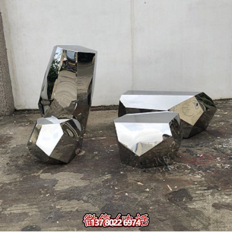 高級(jí)不銹鋼鏡面戶外公園雕塑裝飾，以鵝卵石為靈感