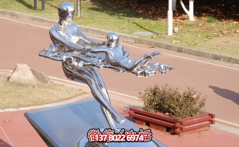 創(chuàng)意不銹鋼鏡面母子雕塑