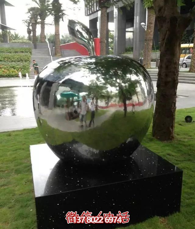 不銹鋼蘋(píng)果雕塑擺件，讓你的戶(hù)外空間更有創(chuàng)意！