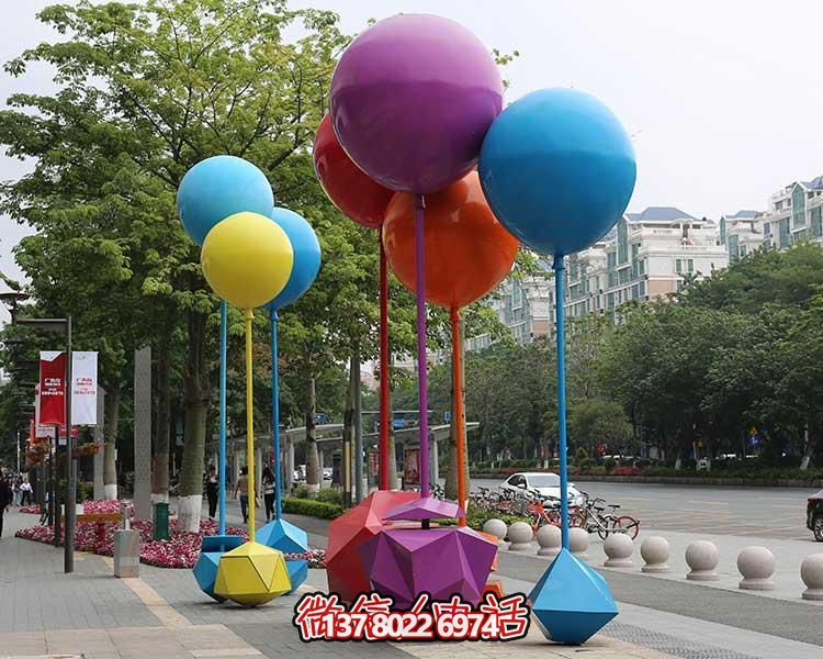 玻璃鋼制彩色氣球游樂(lè)場(chǎng)擺件