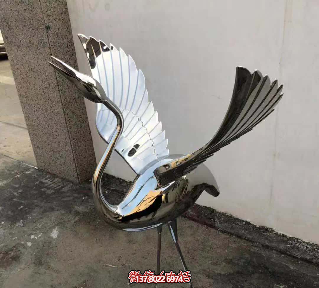 精致仙鶴不銹鋼雕塑展翅鳴叫鏡面發(fā)光