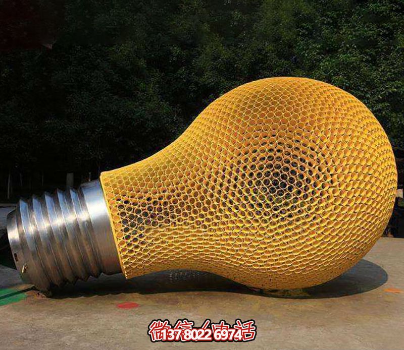 廣場(chǎng)不銹鋼鏤空燈泡雕塑